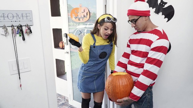 PremiumXXX – BANGBROS – where’s Bruno Dickemz? Balls Deep in Evelin Stone’s Teen Pussy!